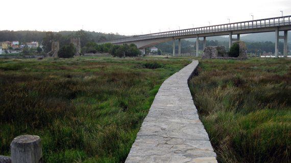 A Deputación de Pontevedra realiza unha inspección especial da ponte de Catoira para coñecer as necesidades de reparación