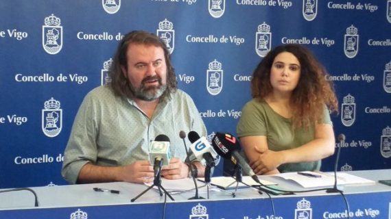 Marea de Vigo dille a Caballero que deixe de exercer de “político trumpista avantaxado” e en vez de responder con soflamas “anticomunistas”, conspiranoicas” e descalificacións, responda como un adulto ás cuestións que toda a cidade se fai coa prórroga da auga