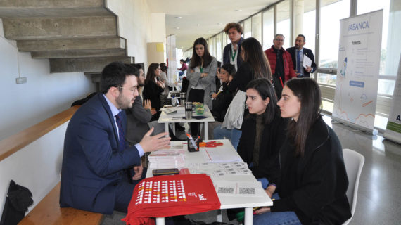 As principais consultoras e despachos de avogados do país buscan novos talentos no campus