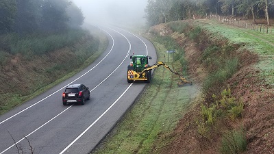 La Xunta seguirá la próxima semana con los trabajos de limpieza en los márgenes de las carreteras autonómicas de las cuatro provincias
