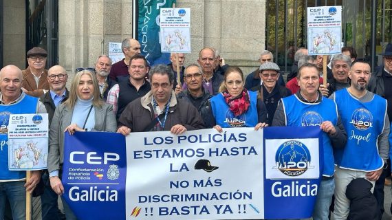 Cientos de policías nacionales y guardias civiles gallegos marchan hacia Madrid en busca de la equiparación salarial y una jubilación digna