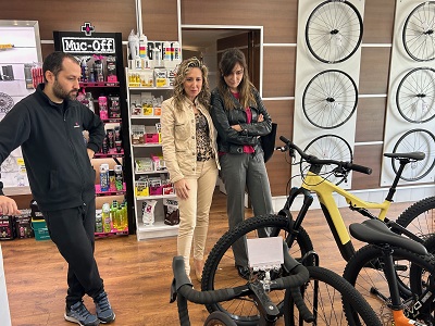 Martina Aneiros recuerda que la convocatoria de ayudas para la adquisición de bicicletas eléctricas de pedaleo asistido está abierta hasta el 15 de noviembre