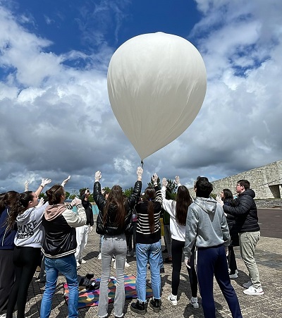 Seis centros gallegos lanzan la cápsula estratosférica Marumasat VI para medir la velocidad del sonido