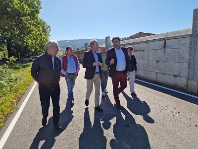El delegado territorial en Pontevedra visita el resultado de las obras de mejora del camino Do Pazo a Coirón financiadas por el plan marco de la Consellería do Medio Rural