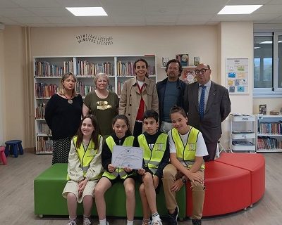 La Xunta reconoce el trabajo de centros de Abegondo, Santiago, Poio y Vigo en pro de la igualdad con el sello biblioteca escolar solidaria