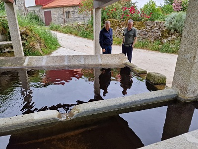 El ayuntamiento de Dozón rehabilitará el lavadero del monasterio y el local social de Saa con el apoyo de la Xunta