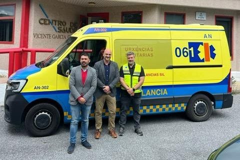 La nueva ambulancia del 061 con base en A Veiga sigue reforzando la cadena de protección cardiopulmonar en las zonas rurales