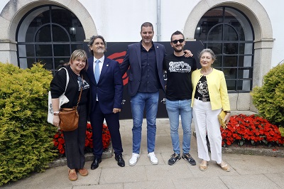 López Campos destaca en Ortigueira la “diversidad de manifestaciones culturales” que ofrece el verano gallego