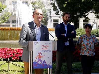 Anxo M. Lorenzo agradece la implicación del sector en la Feria del Libro de Vigo