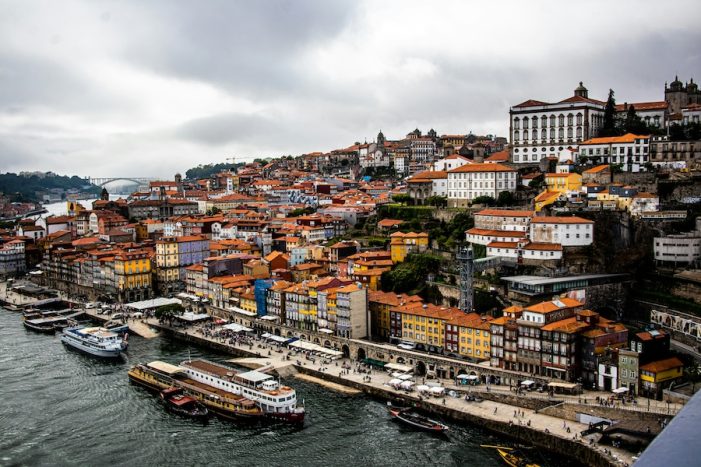 Descubre Oporto: 5 Razones Irresistibles para Escapar desde Vigo